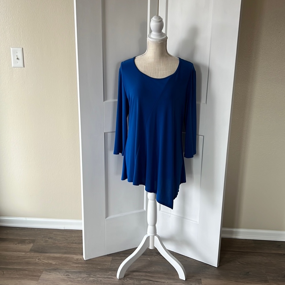 NY Collection Top asymmetrical hem line